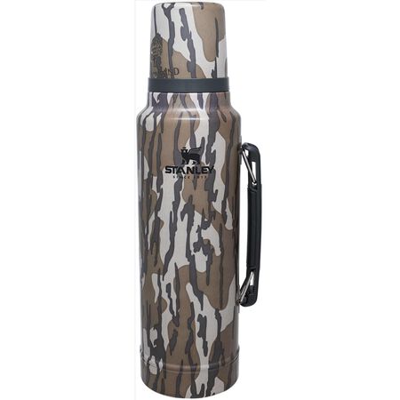 Stanley Legendary Classic 1.5 Quart Mossy Oak Bottomlands BPA Free Insulated Bottle