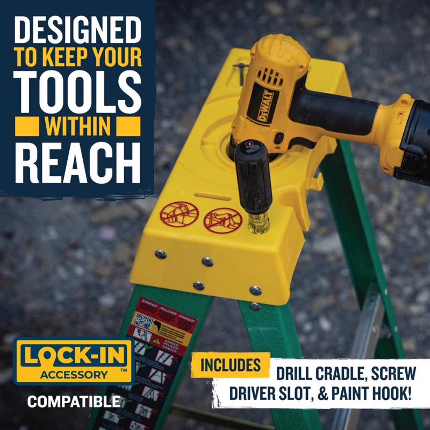 Werner 8 ft. H Fiberglass Step Ladder Type II 225 lb. capacity