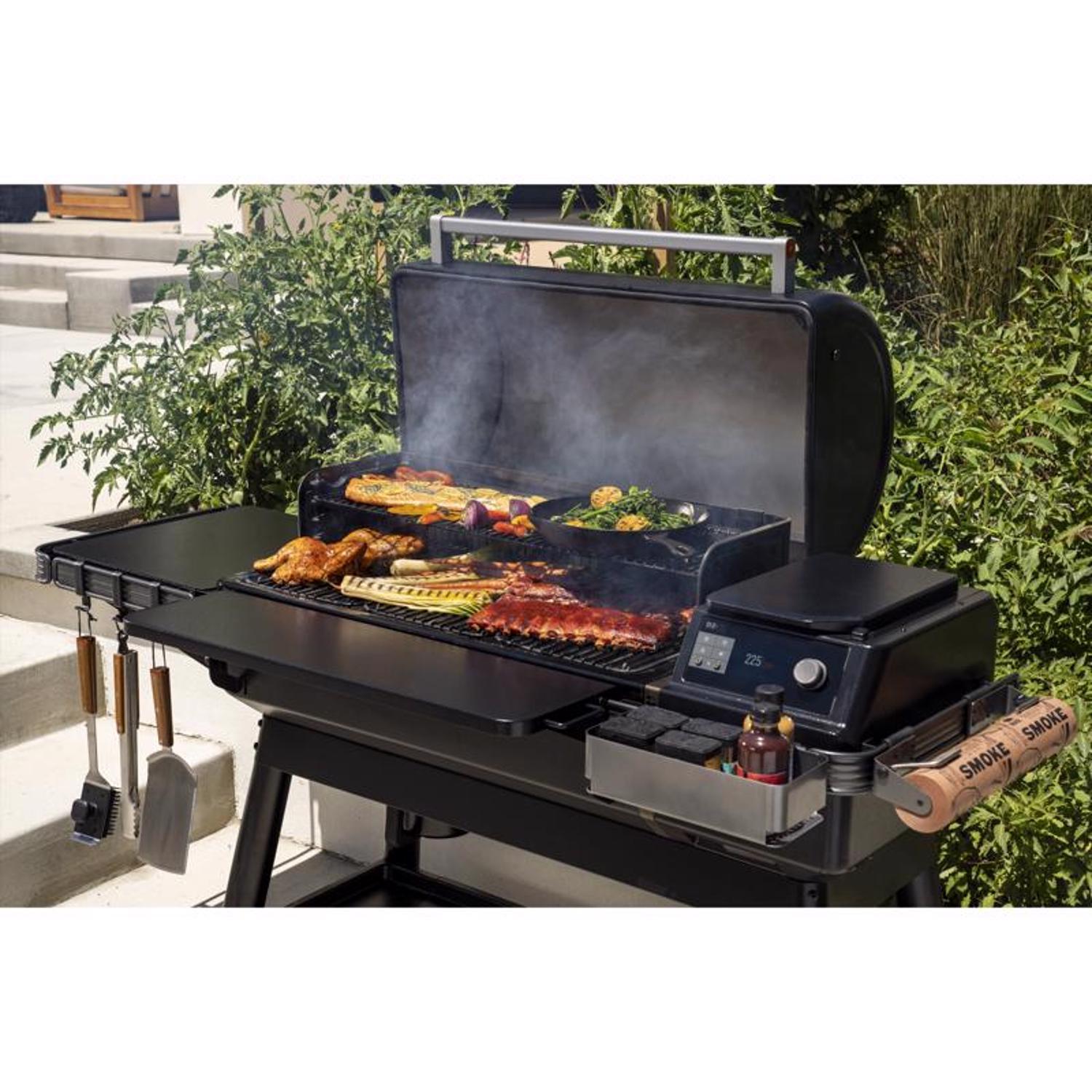 Traeger Ironwood XL Wood Pellet WiFi Grill Black
