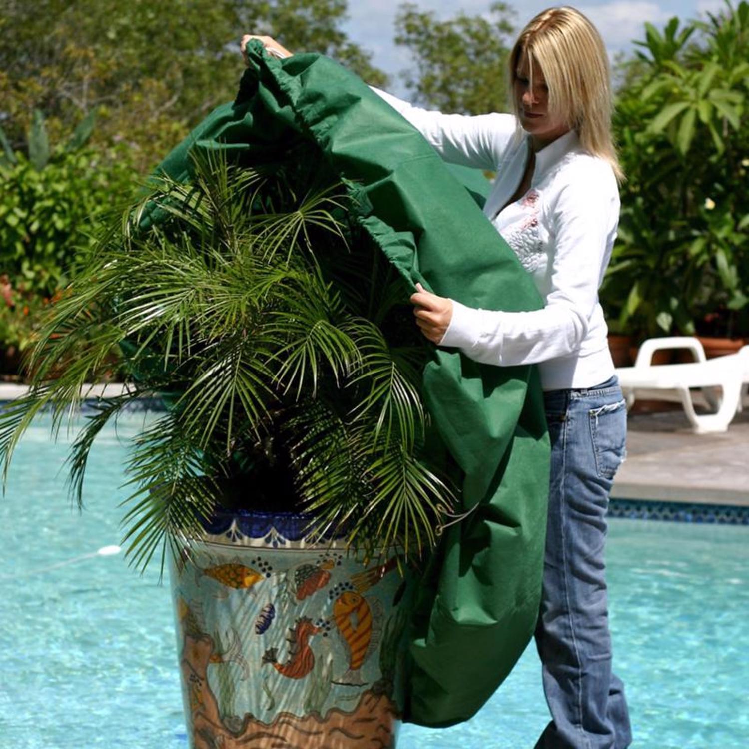 Planket 10 ft. L X 10 ft. W 1 pk Garden Cover