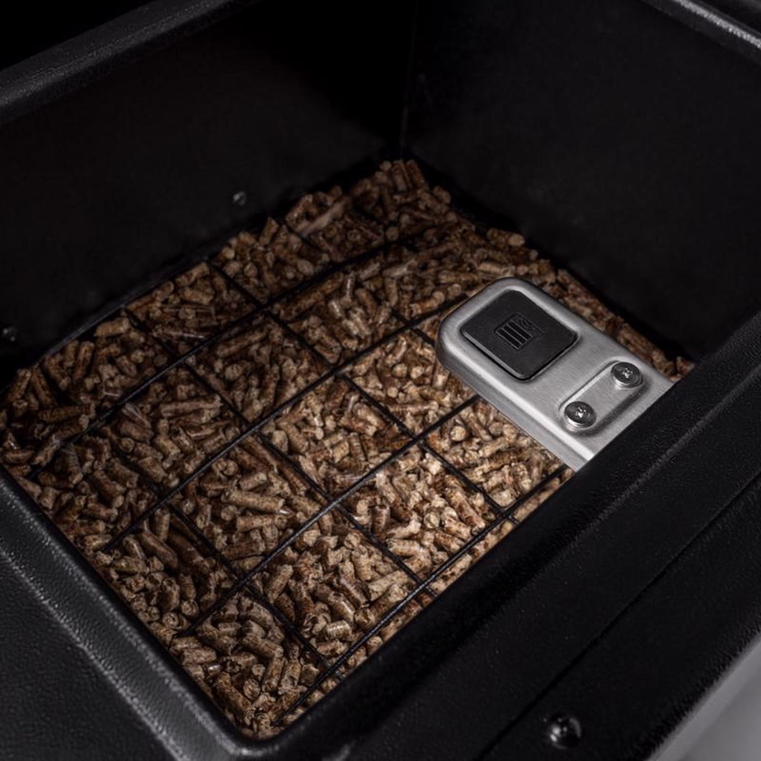 Traeger Ironwood XL Wood Pellet WiFi Grill Black