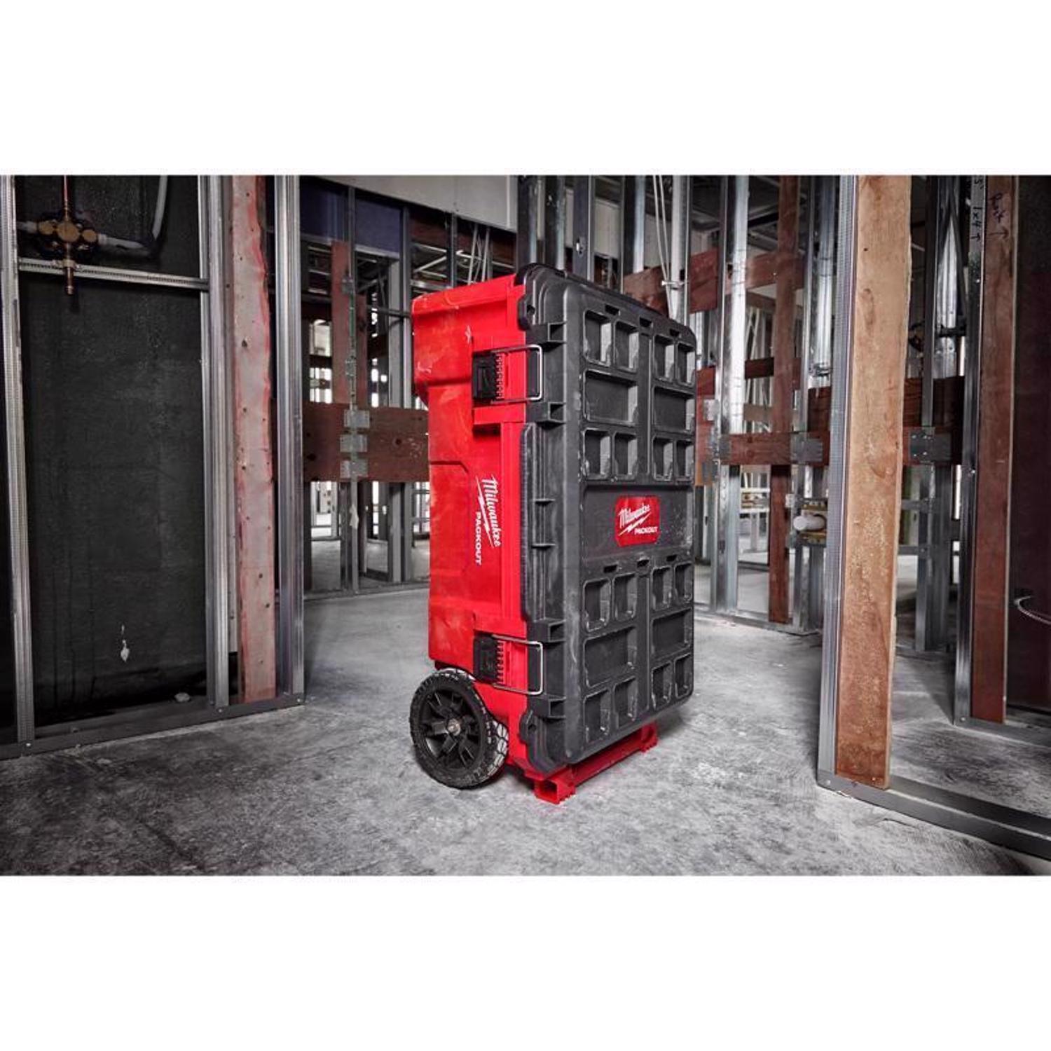 Milwaukee Packout 38 in. Rolling Modular Tool Chest Black/Red