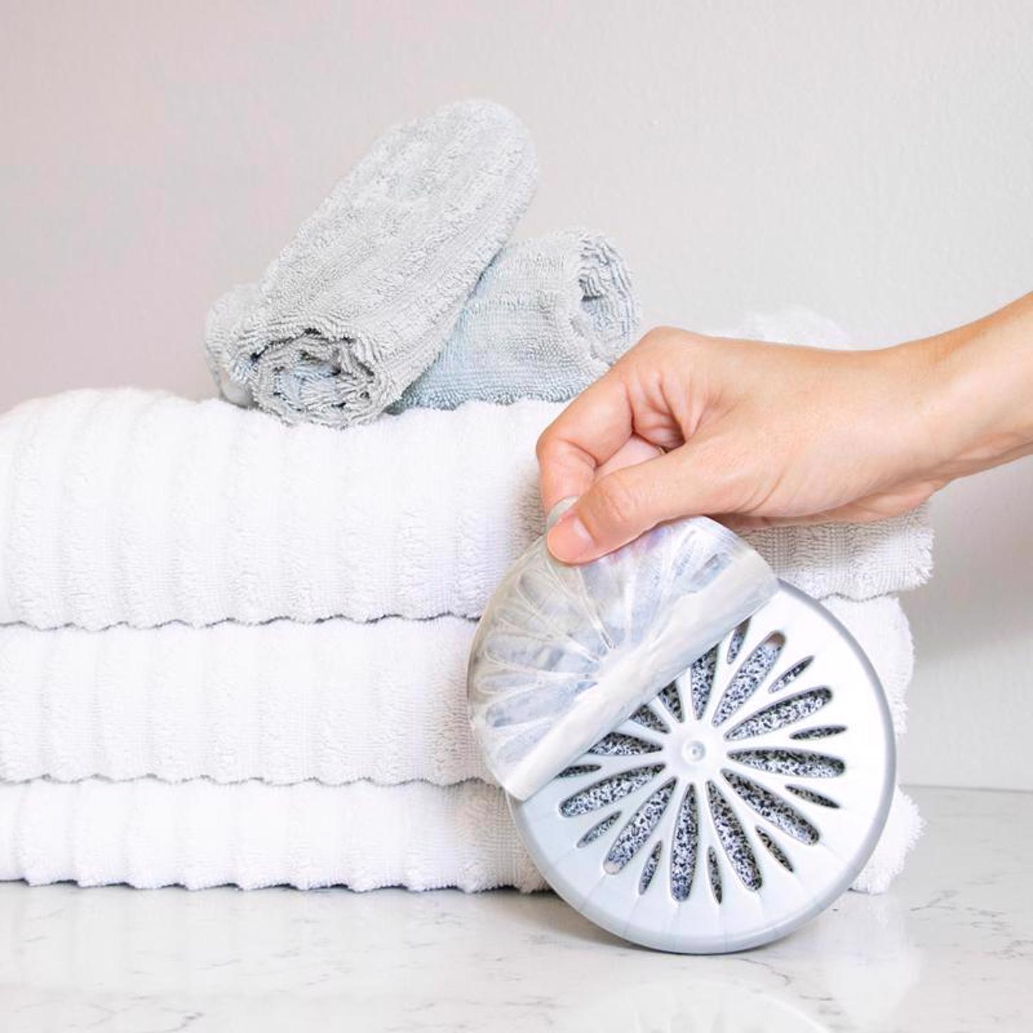 Odor Genie Berry Scent Odor Eliminator 8 oz Gel