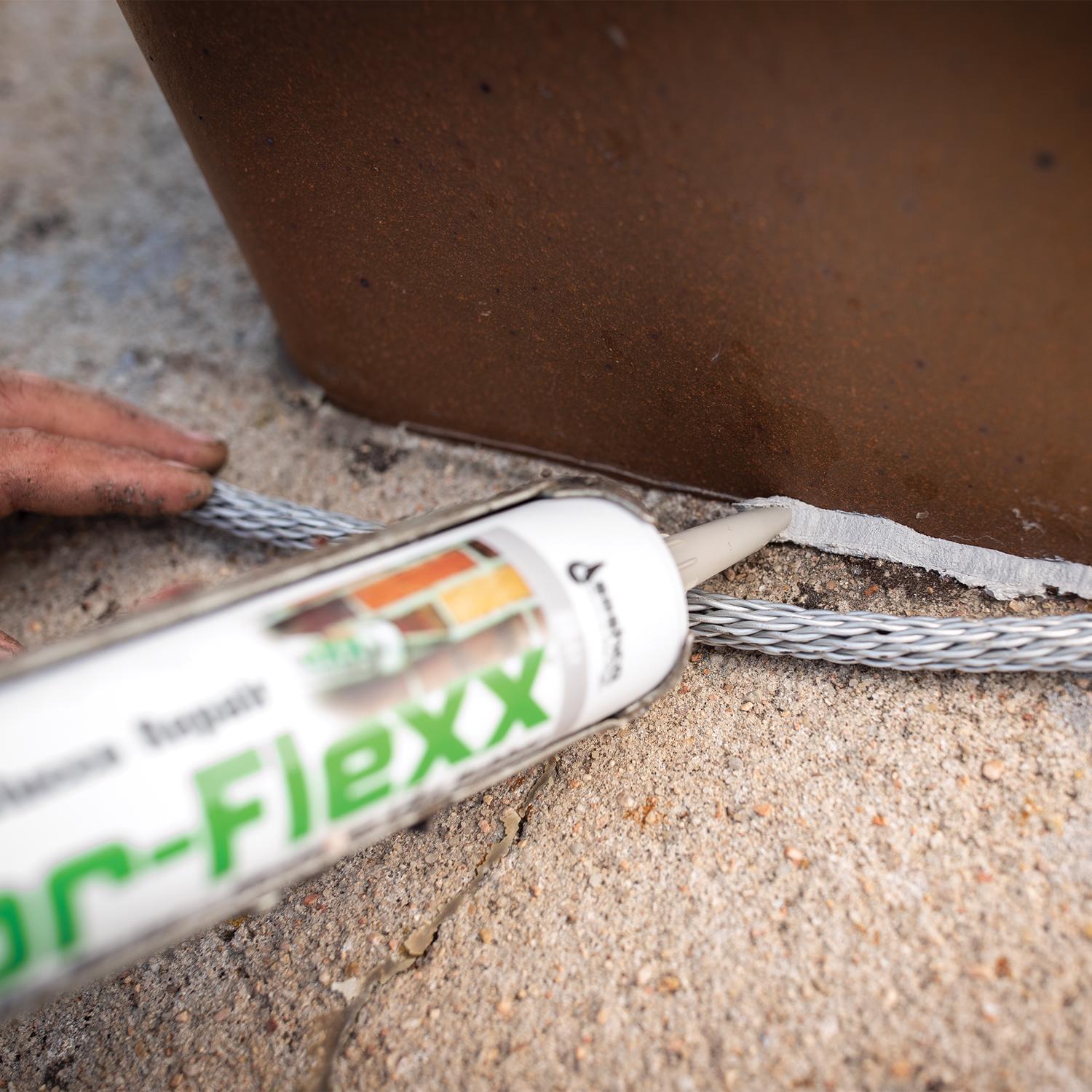 Sashco Mor-Flexx Beige Elastomeric Acrylic Latex Mortar and Stucco Repair Caulk 10.5 oz