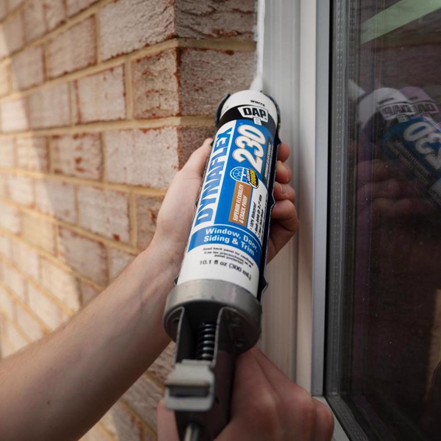 DAP Dynaflex 230 White Premium Latex Door/Siding/ Window Sealant 10.1 oz
