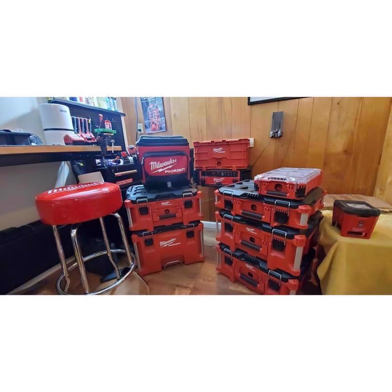Milwaukee Packout Ballistic Nylon Jobsite Cooler Utility Bag 6 pocket Black/Red 1 pc