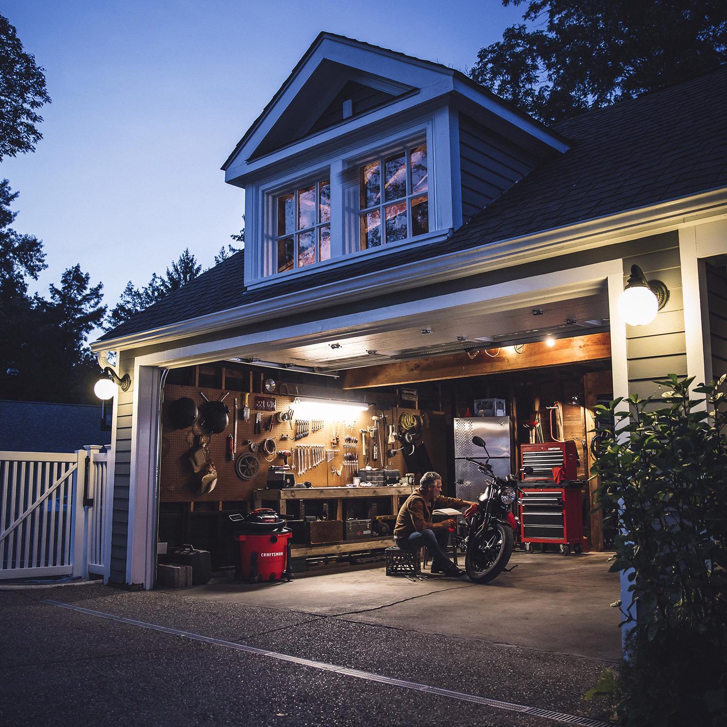 Craftsman 5 in. L X 5 in. W X 2-1/2 in. D Dusting Brush 1 pc