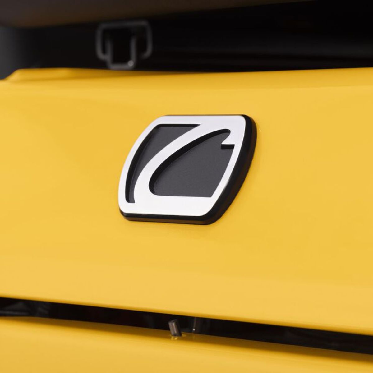 Cub Cadet Ultima Series Z3 60 60-in. 24 HP