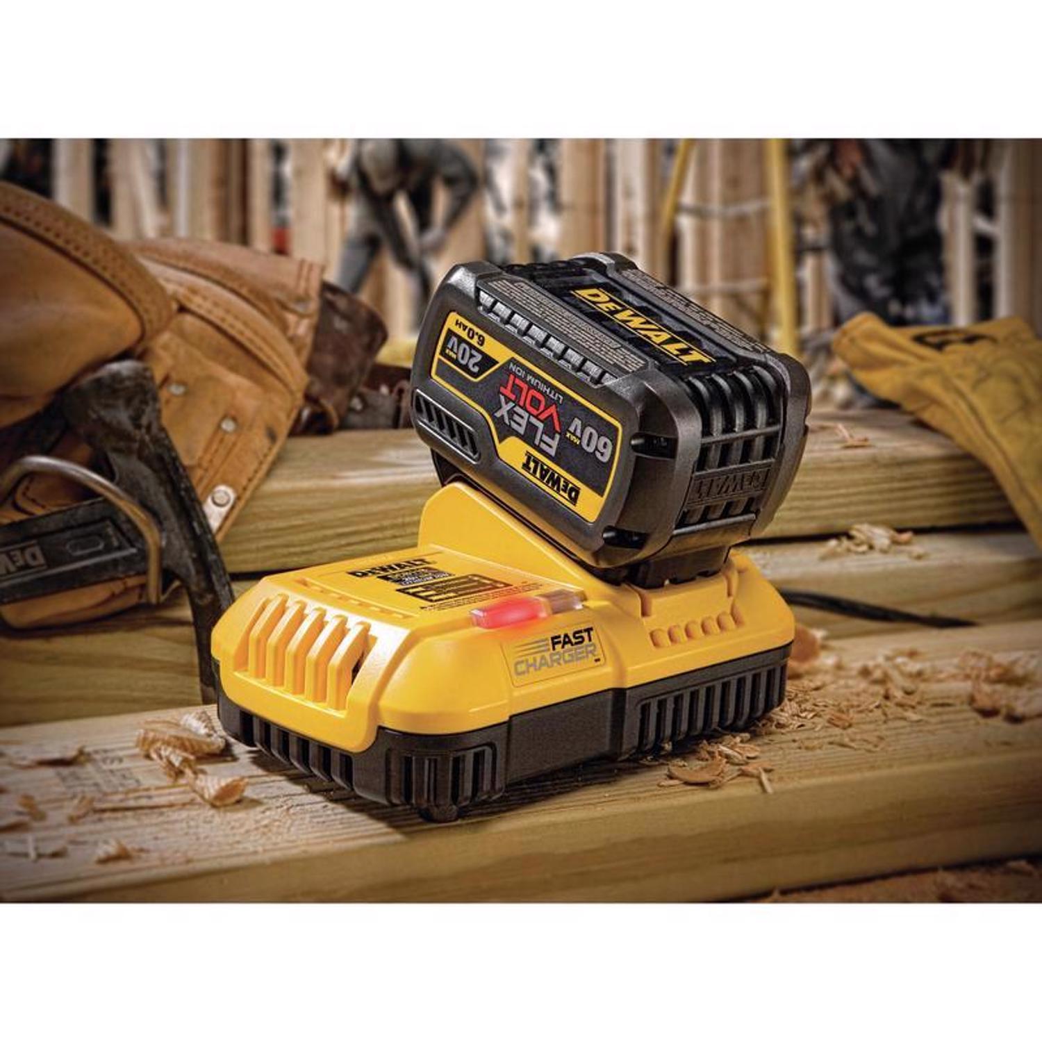 DeWalt 20V MAX DCB118 20 V Lithium-Ion Battery Charger 1 pc