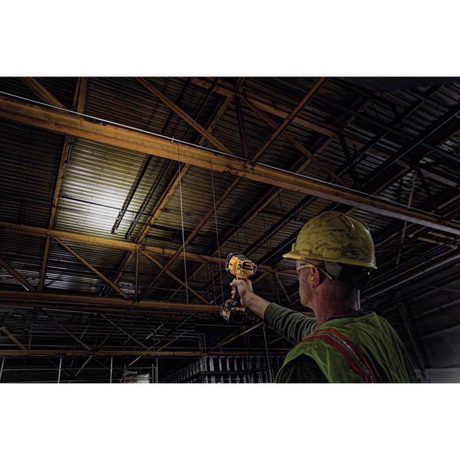 DeWalt 20V MAX 1500 lm Black/Yellow LED Rechargeable Jobsite Spotlight