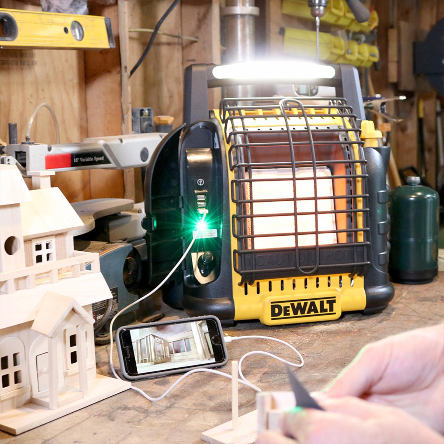 DeWalt 12000 Btu/h 300 sq ft Radiant Propane Portable Heater