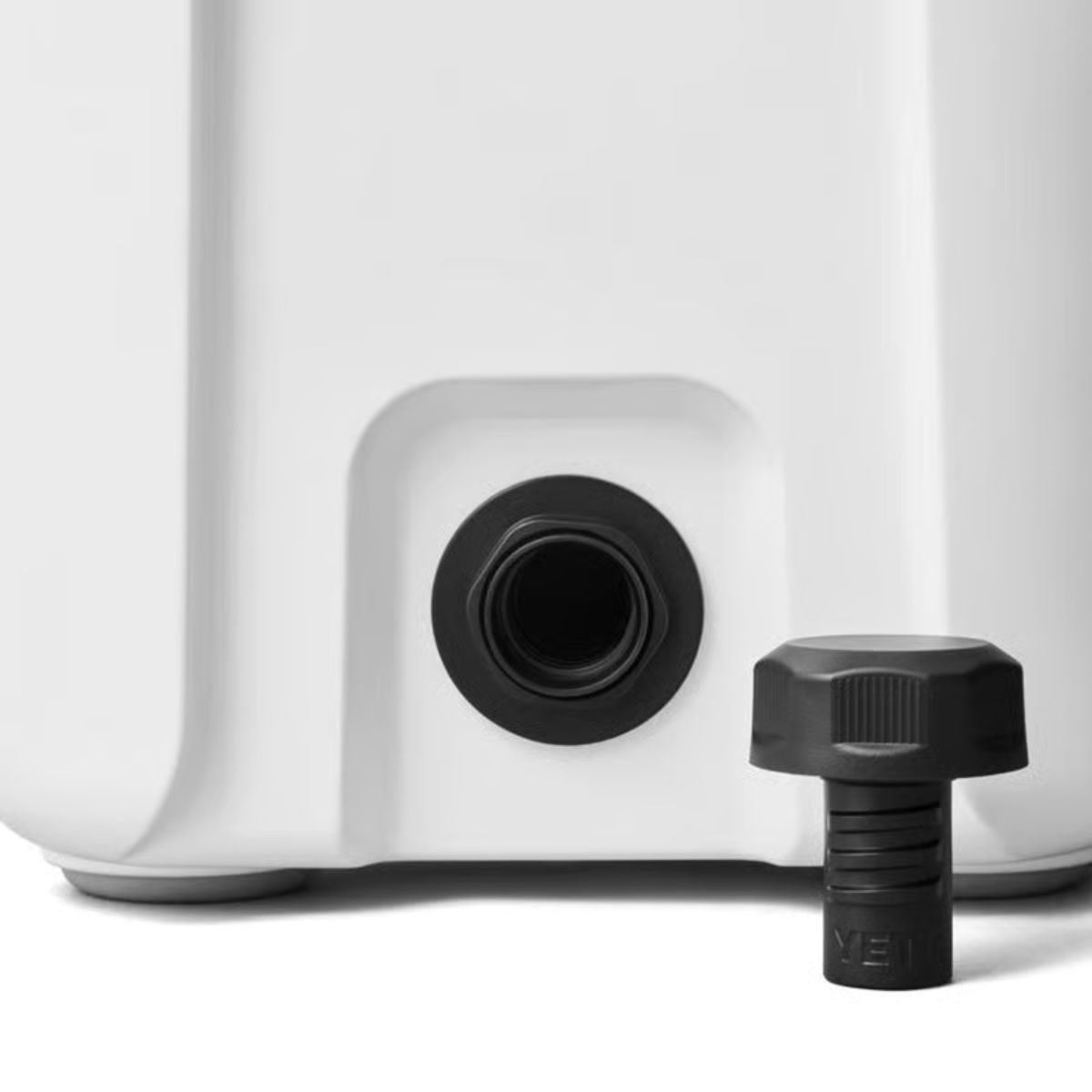 YETI Roadie 15 White qt Hard Cooler