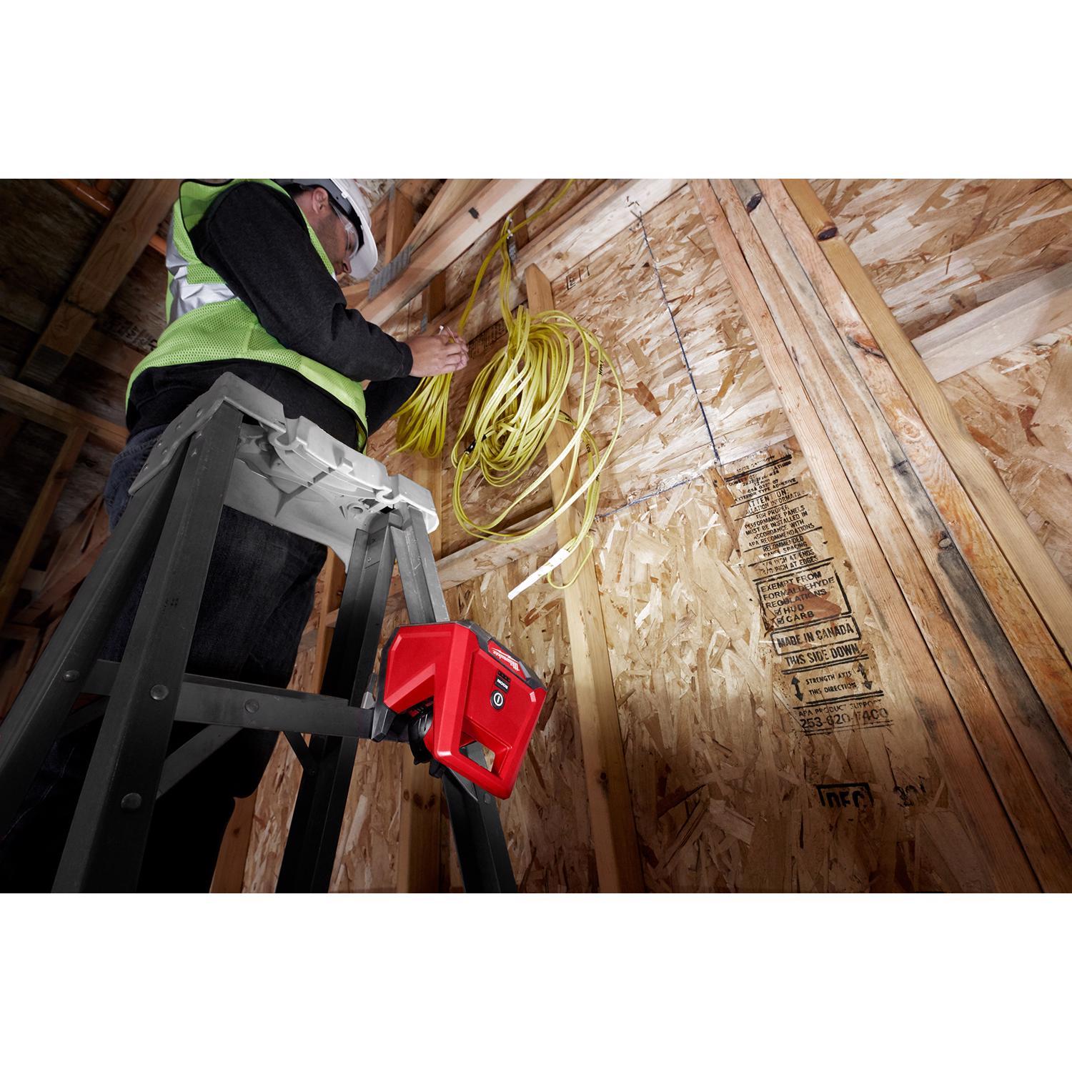 Milwaukee M12 Rover 1000 lm LED Battery Handheld Flood Light
