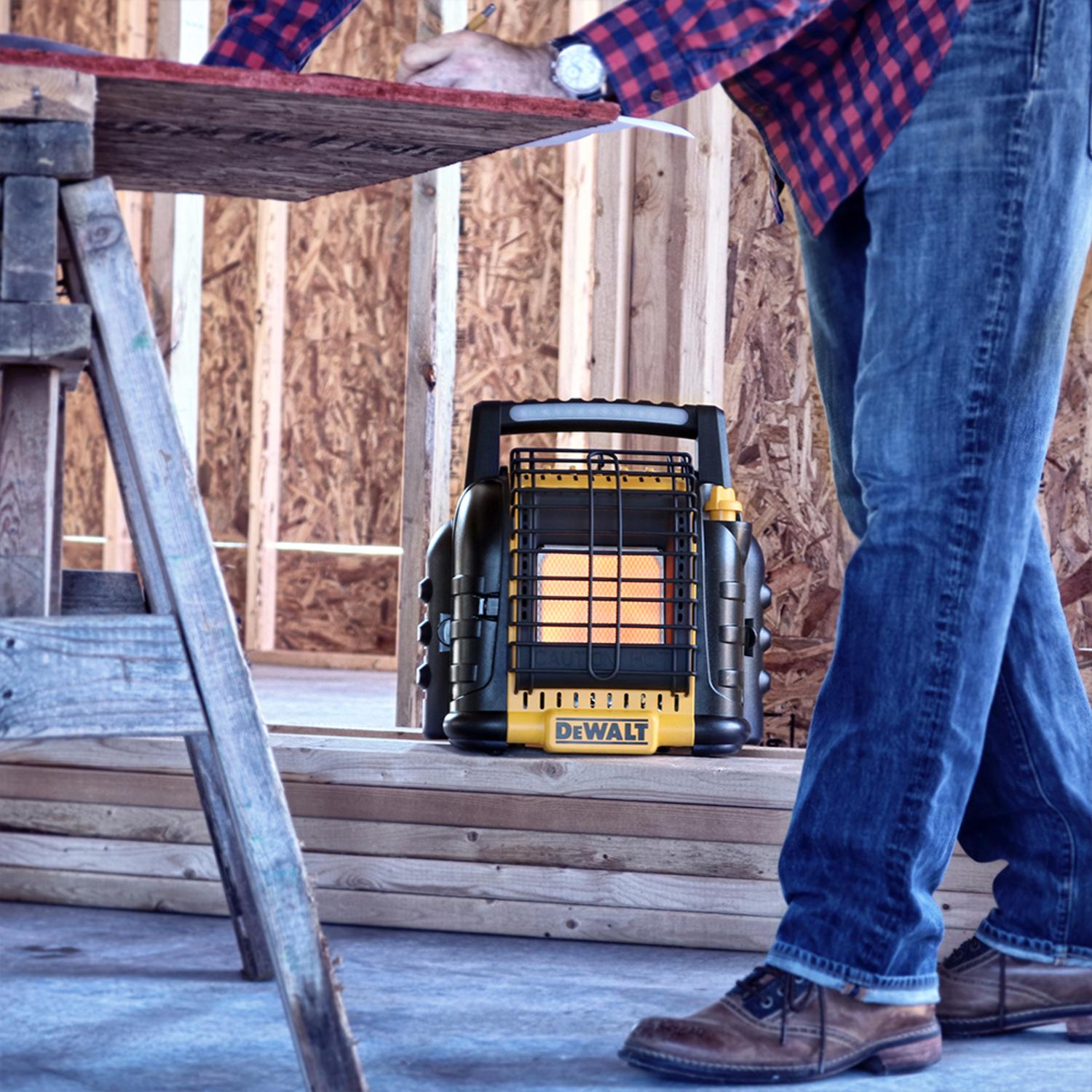 DeWalt 12000 Btu/h 300 sq ft Radiant Propane Portable Heater