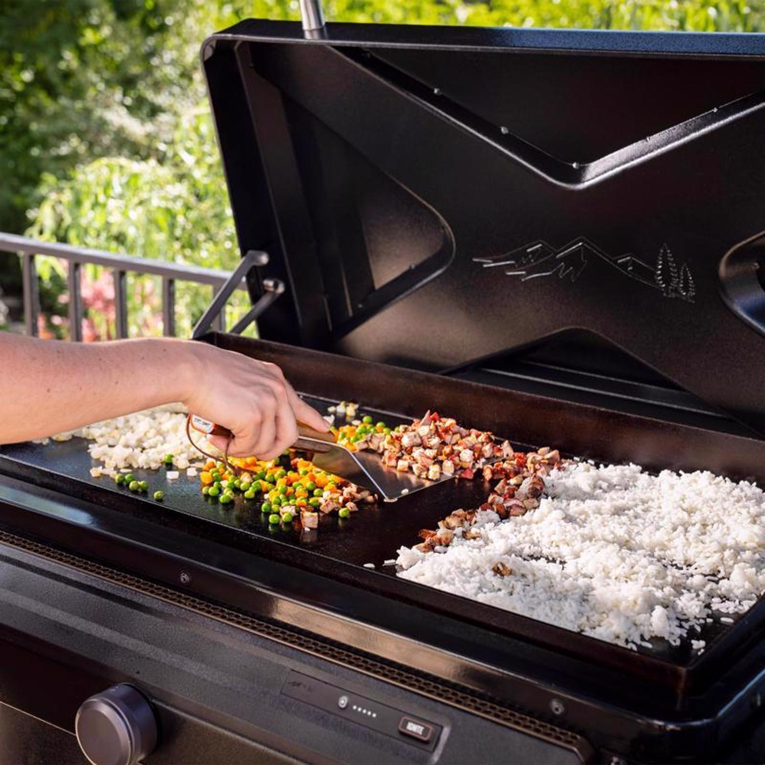Traeger Flatrock 3 Burner Liquid Propane Outdoor Griddle Black