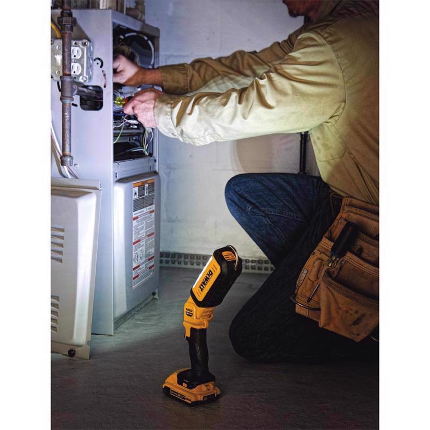 DeWalt 20V MAX 1000 lm Black/Yellow LED Rechargeable Hand Held Area Light