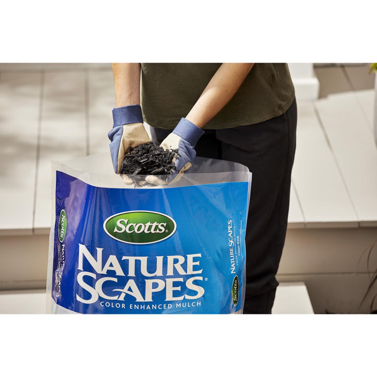 Scotts  Nature Scapes 2 cu. ft. Black Bark Color Enhanced Mulch