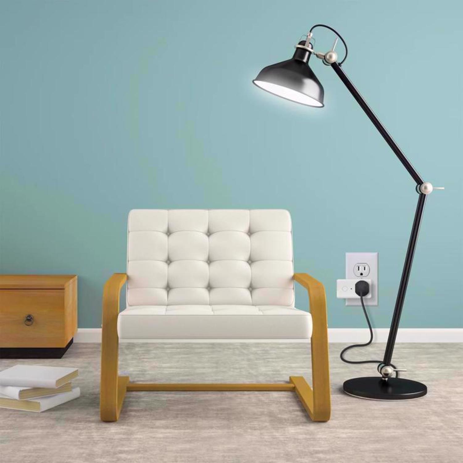 Feit Smart Home Commercial and Residential Plastic Indoor Smart-Enabled Plug 1-15R