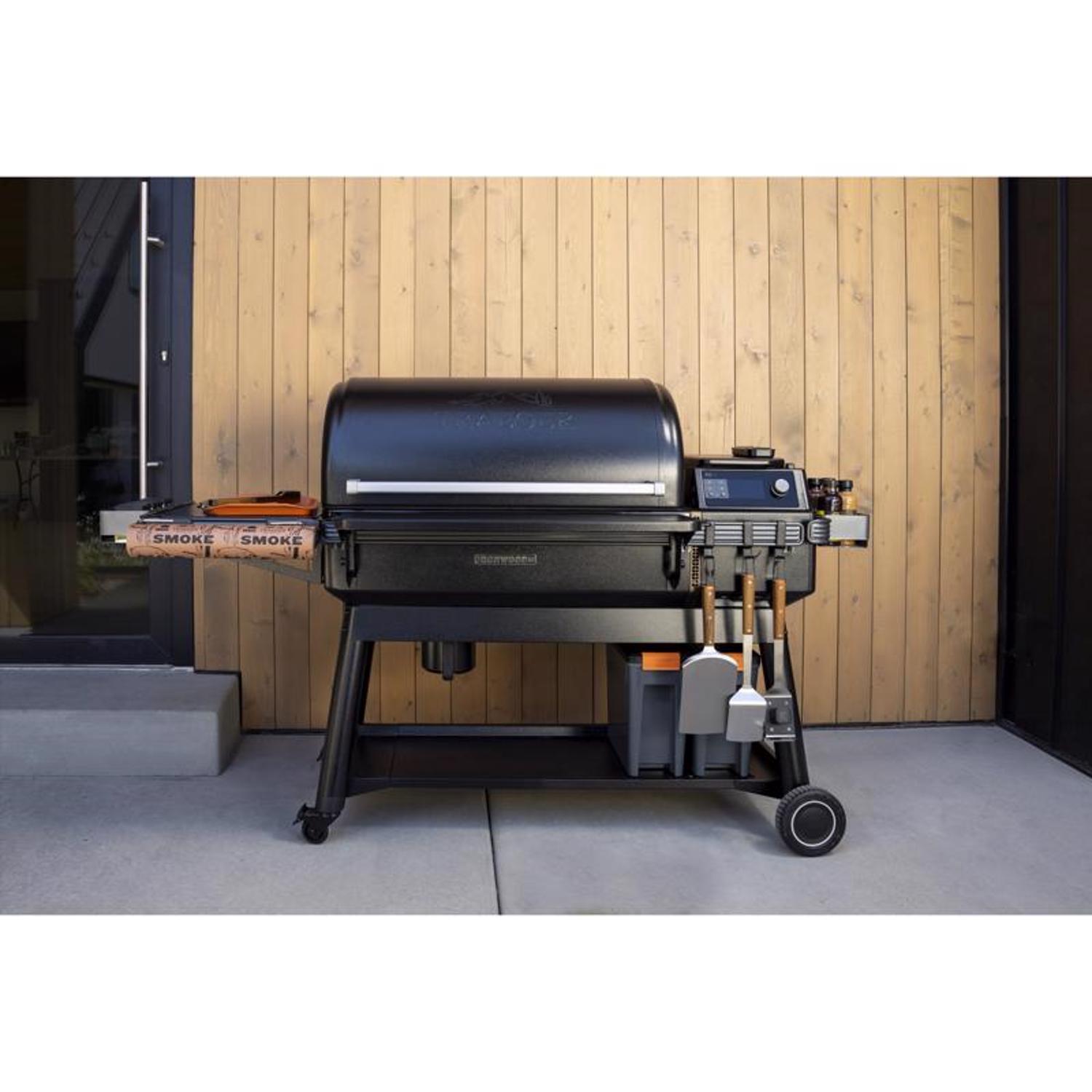 Traeger Ironwood XL Wood Pellet WiFi Grill Black