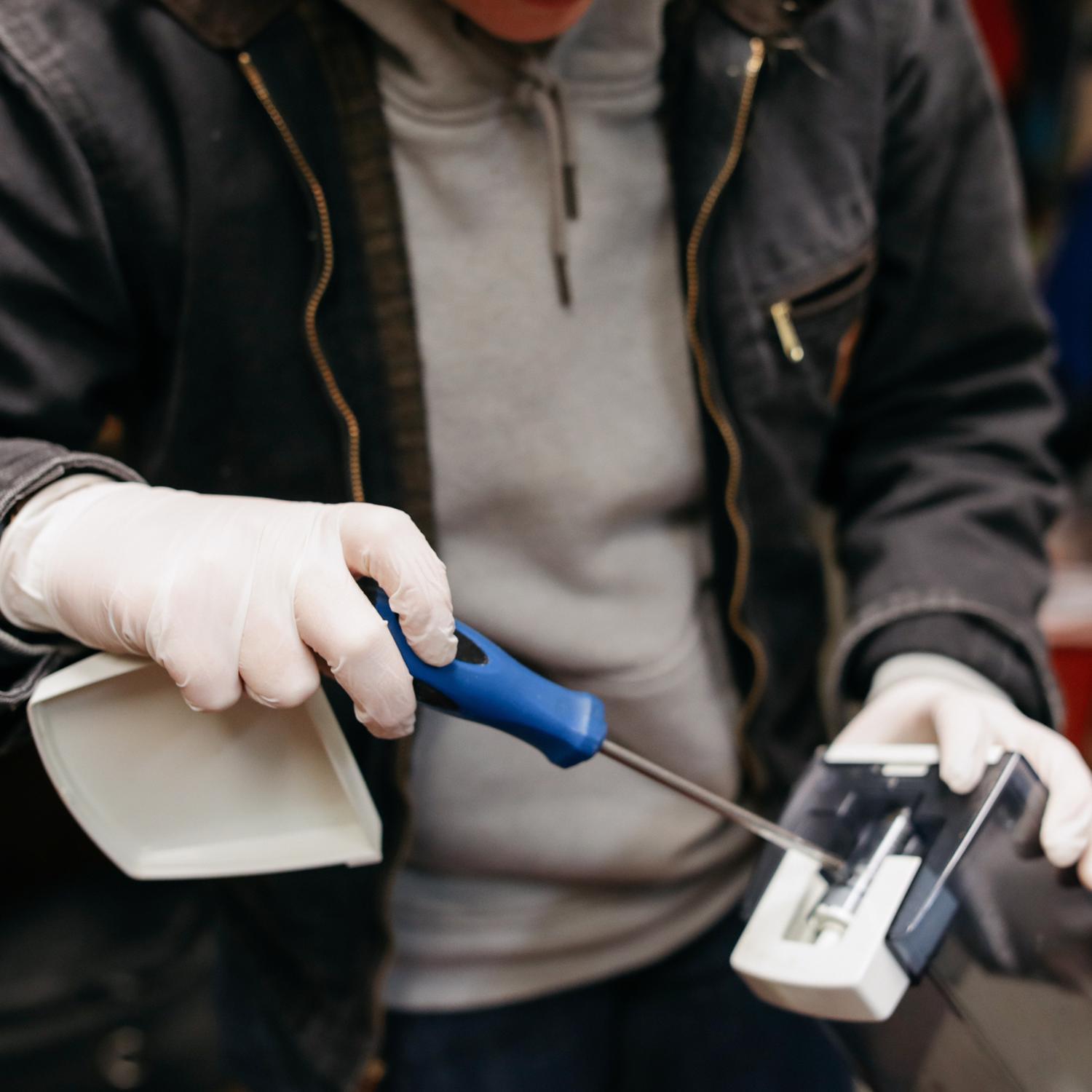 Gloveworks Latex Disposable Gloves Large Ivory Powder Free 100 pk