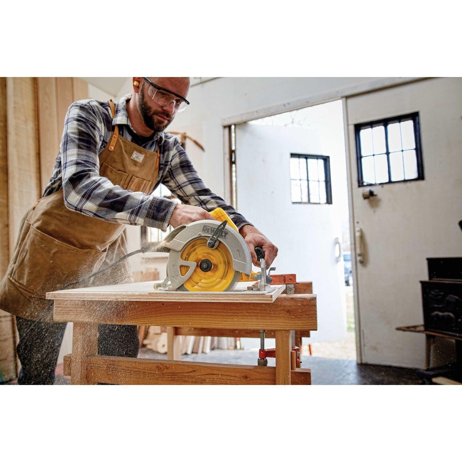 DEWALT 7-1/4 in. D X 5/8 in. Carbide Circular Saw Blade 18 teeth 1 pk