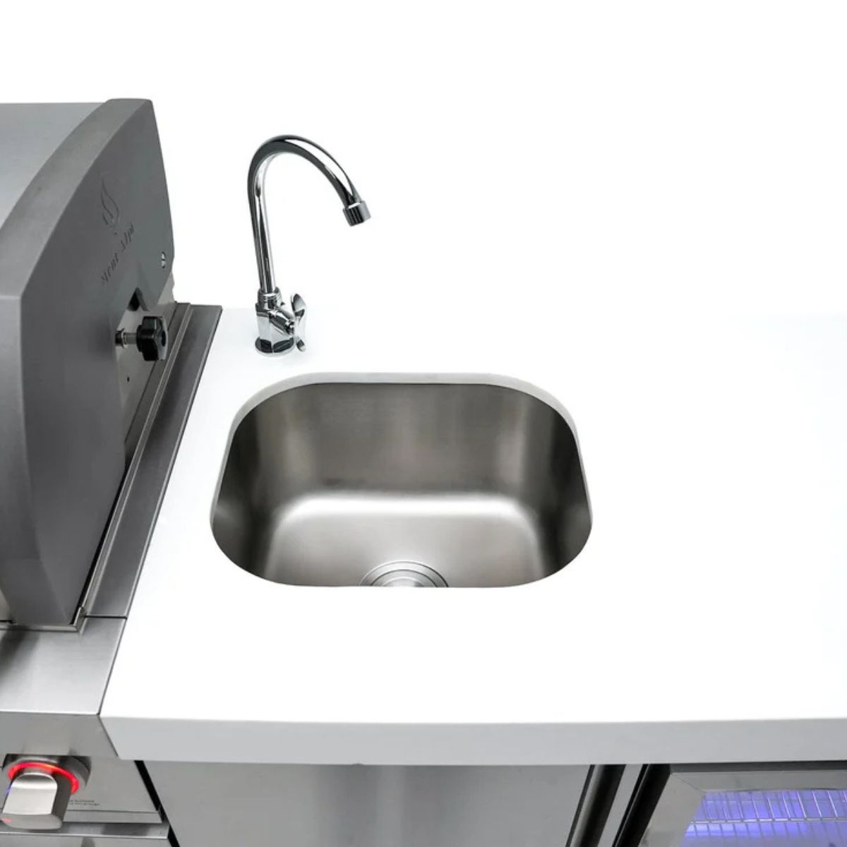 Mont Alpi 805 Island with Beverage Center and 90 Degree Corner / 6-Burner Grill, 2 Infrared Burners, Sink, Fridge, Stainless Steel