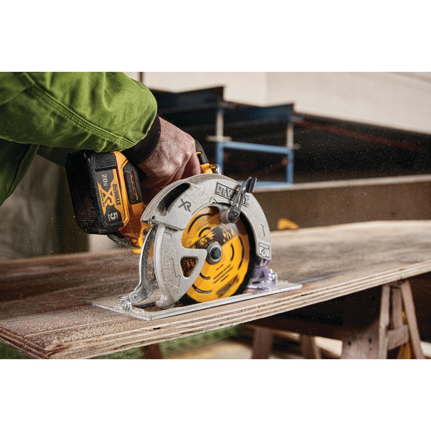 DeWalt 7-1/4 in. D X 5/8 in. Tungsten Carbide Circular Saw Blade 60 teeth 1 pk
